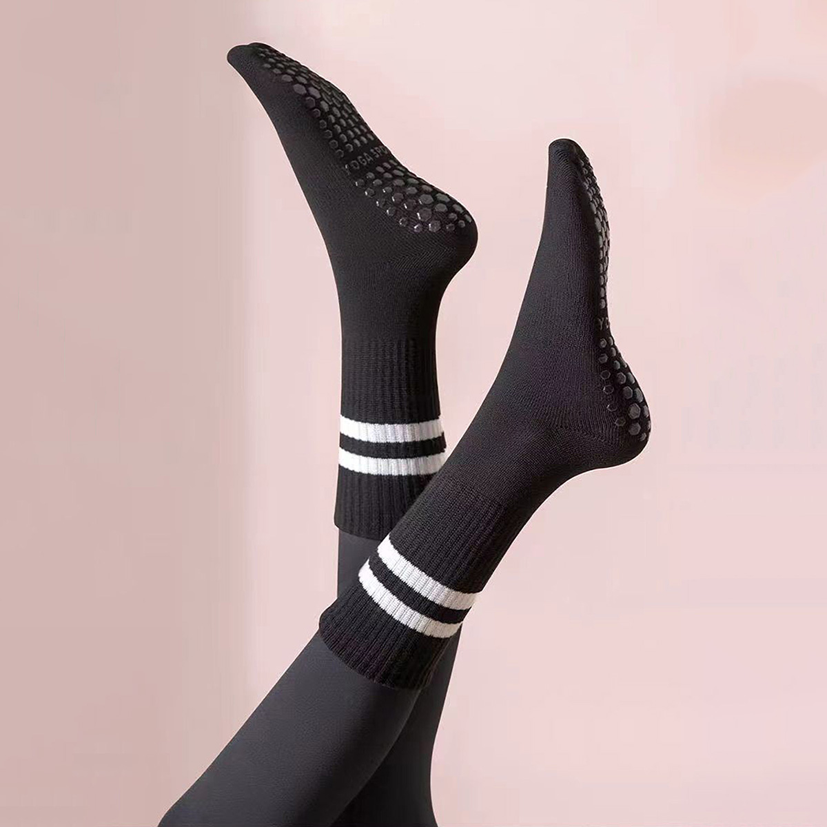 3 Pairs Long Yoga Socks with G - Pilates Yoga And Barre 评论和价格